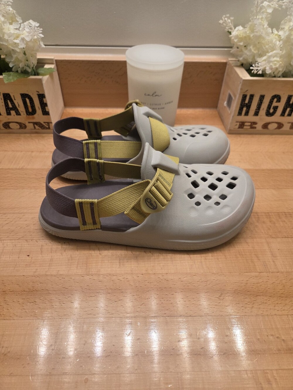 Chaco Women's Chillos Clog Adjustable EVA Shoes Moonbeam/Yellow/Mauve Size 10